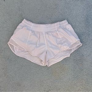Lululemon Hotty Hot Shorts - Size 8 - 2.5in - White